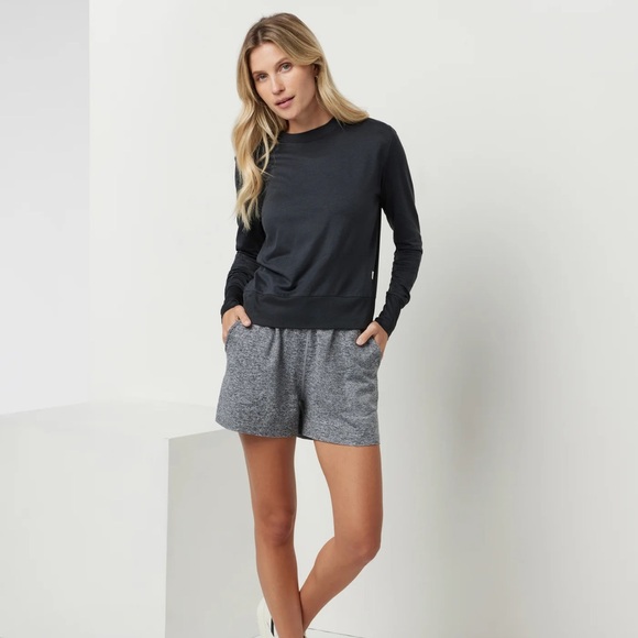 Vuori Women's Daydream Crew Long Sleeve Tee - Black - Picture 2 of 5